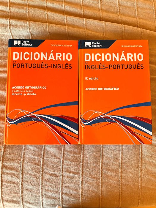 2 dicionários português-inglês e inglês´+-português