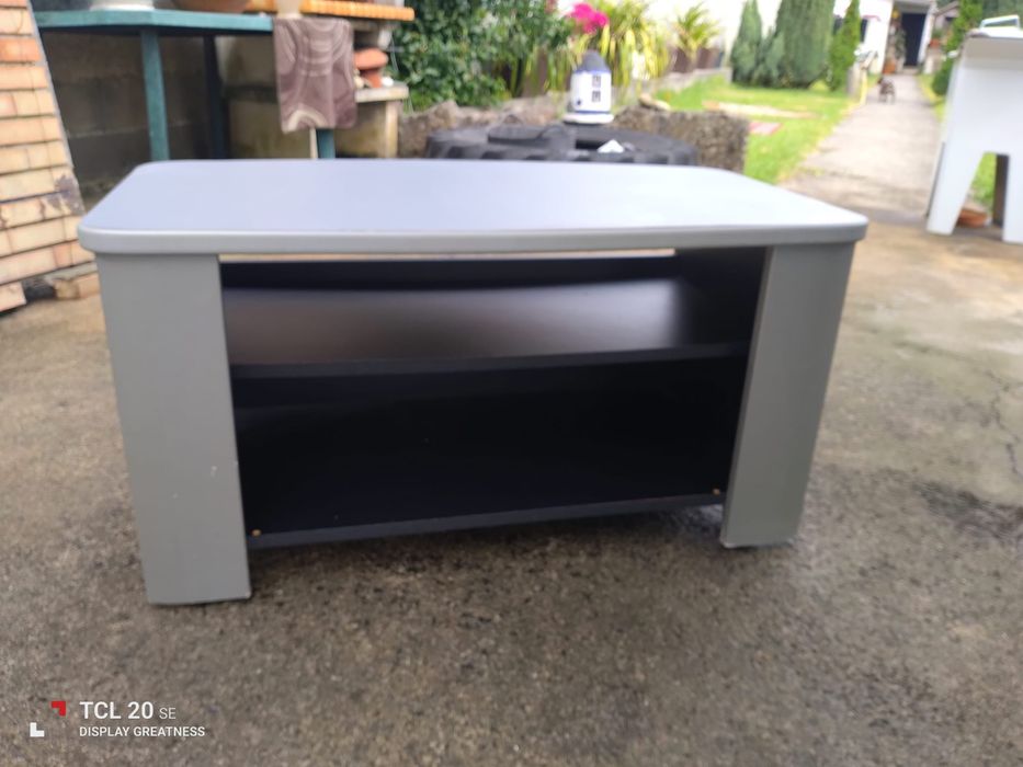 Mesinha de apoio com rodinhas