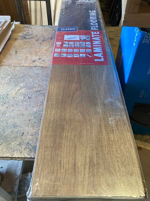 Panele Egger Dąb Punata AC5 8mm 4,5 paczki