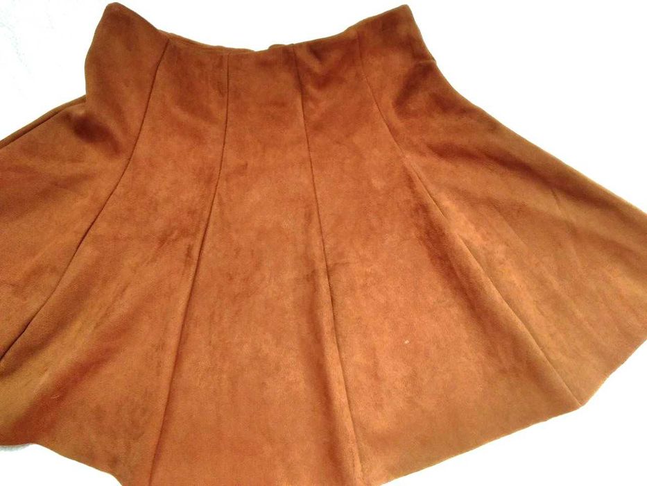 спідниця красивого світло коричевого кольору