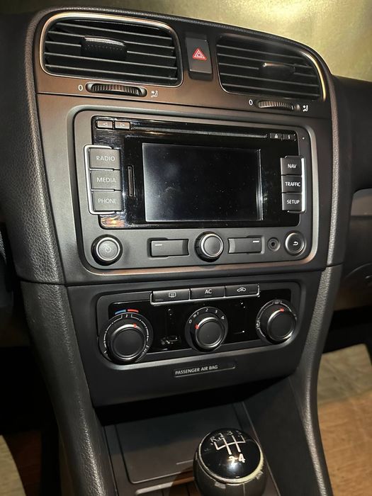 Економне авто golf 6 1.6 TDI 2011р.