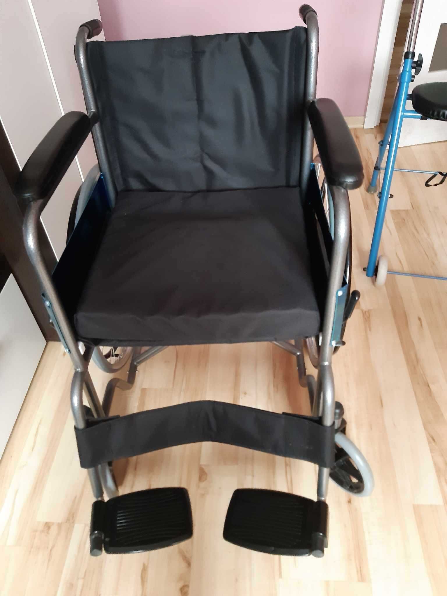 Wózek inwalidzki dla osób niepełnosprawnych + poduszka ortopedyczna