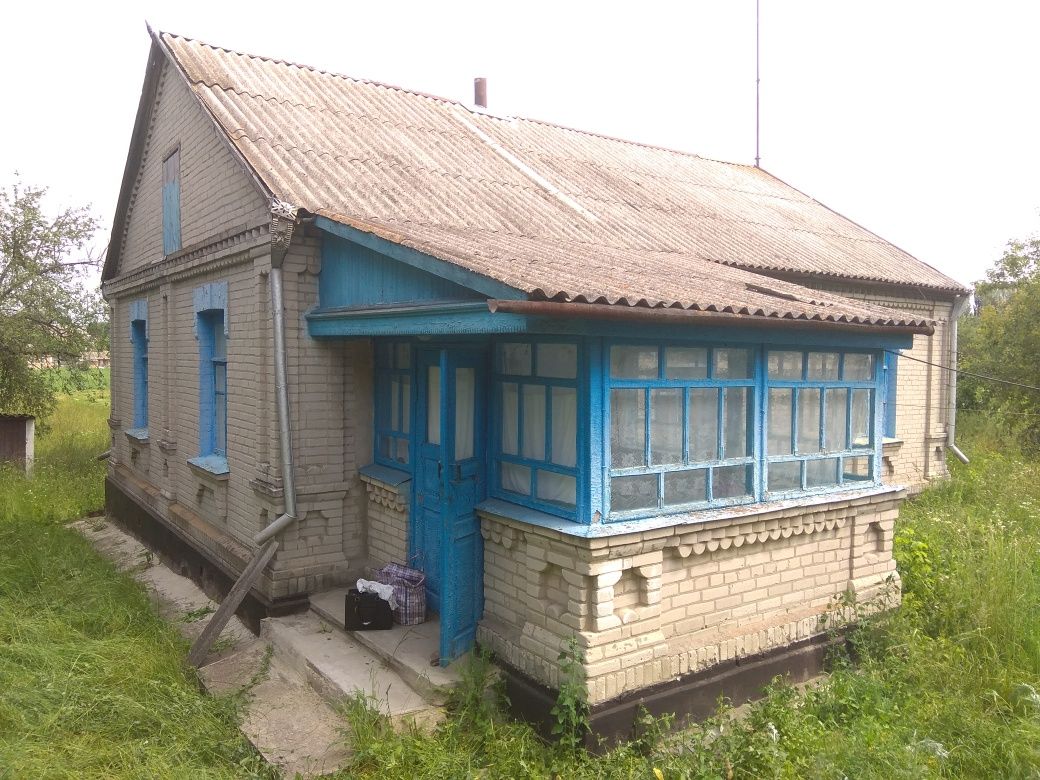 будинок з ділянкою Чуднів