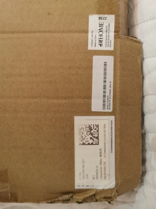 Klosz z papieru ryżowego H&M