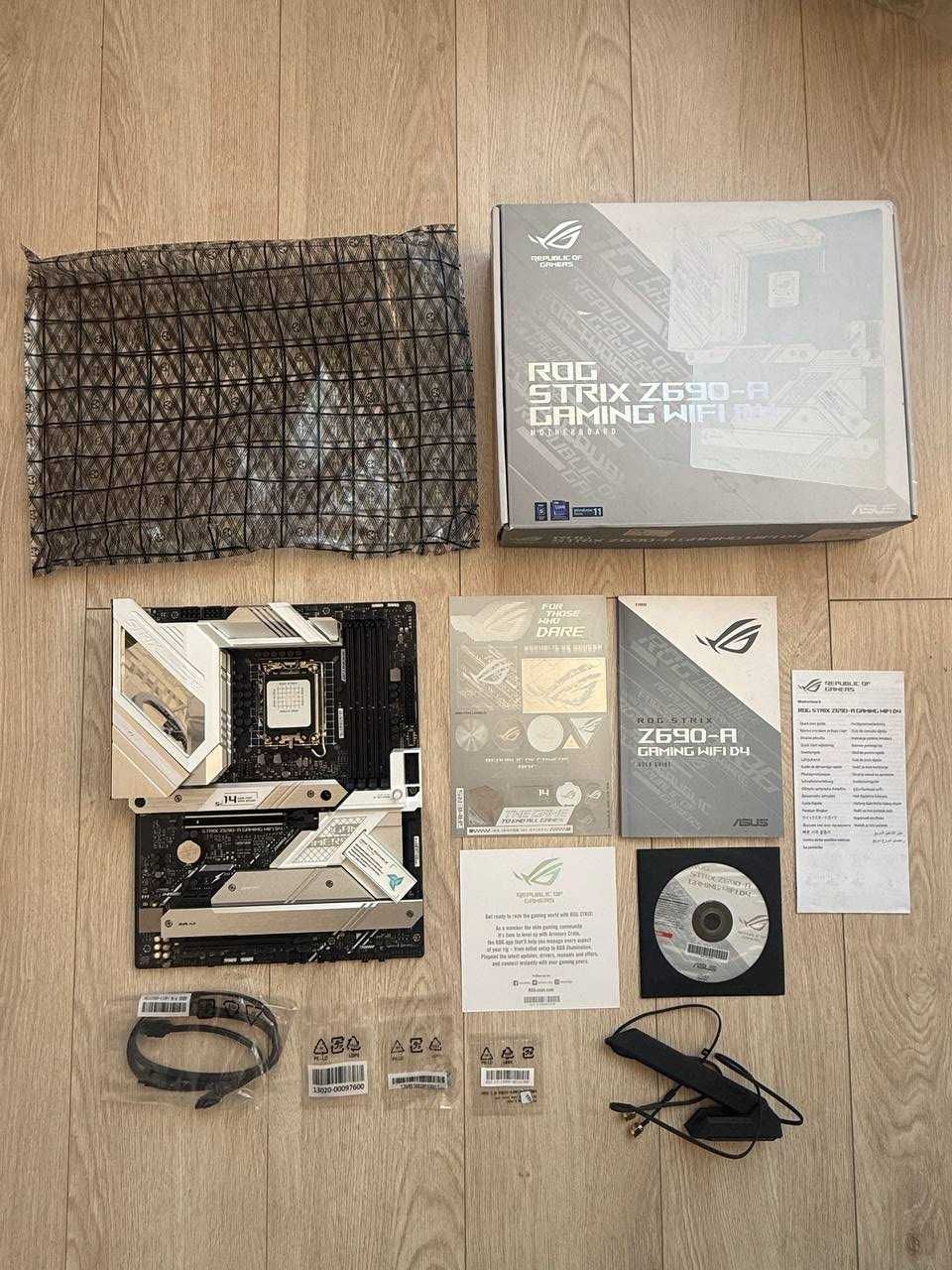 Материнська плата Asus Rog Strix Z690-A DDR4 LGA1700