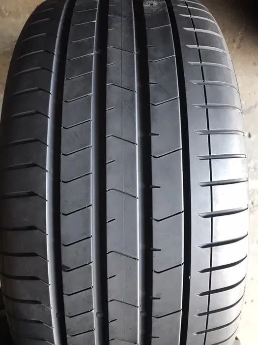 Купити різношорокий комплект БУ шин гуми резини 275/45R20 + 265/45R20