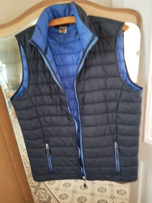 Безрукавка чоловіча