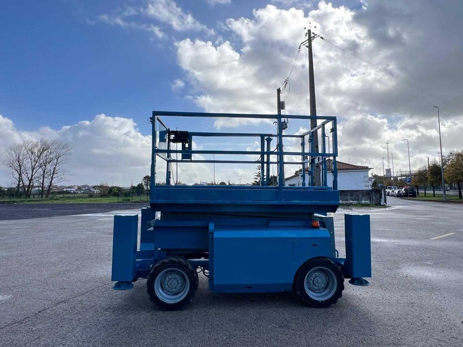 Tesoura Diesel Genie 12m