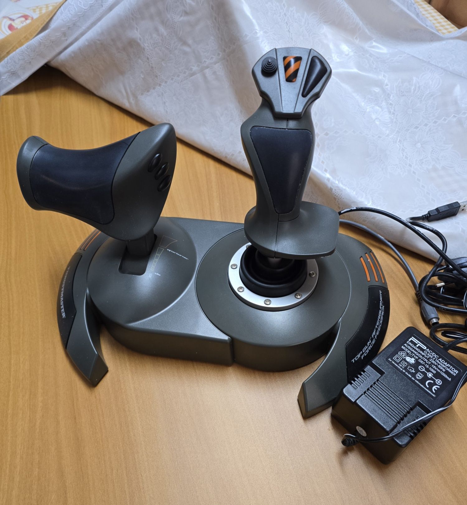 Joystick Top Gun afterburner Thrustmaster para PC em bom estado de