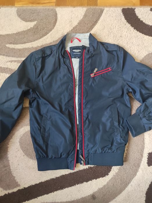 Вітровка бренду Aston Martin на вік 12 років