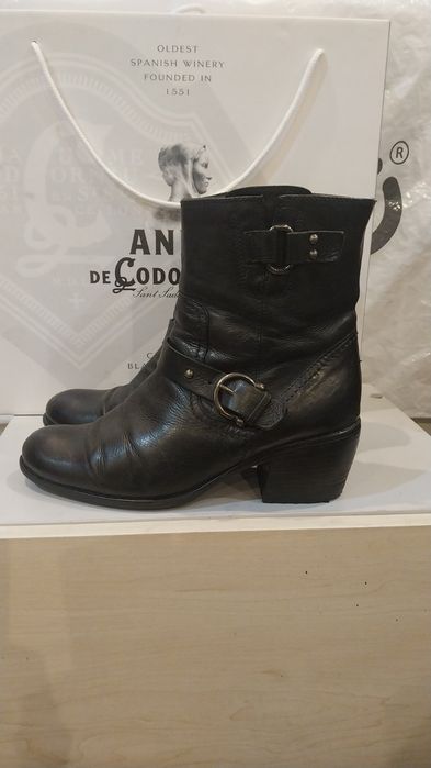 Продам женские кожаные демисезонные утепленные ботинки Clarks