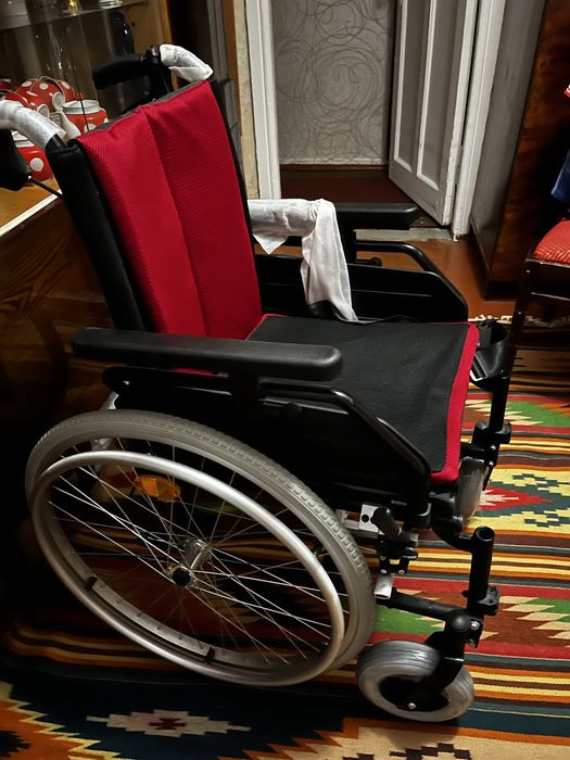 Продається івнвалідна коляска нова тернопільська ширина 64 см