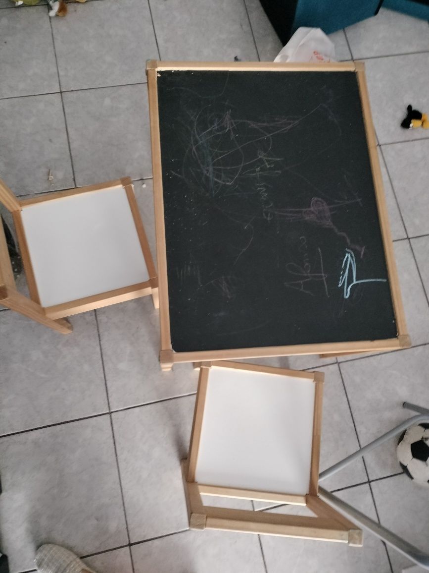 Conjunto Mesa + cavalete criança IKEA