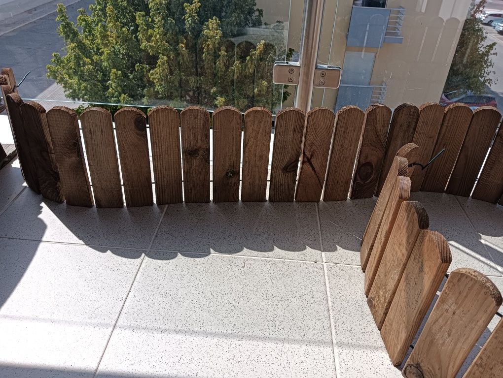 3 cercas / vedação / separador: Medidas aproximadas:  120 cm x 20 cm*