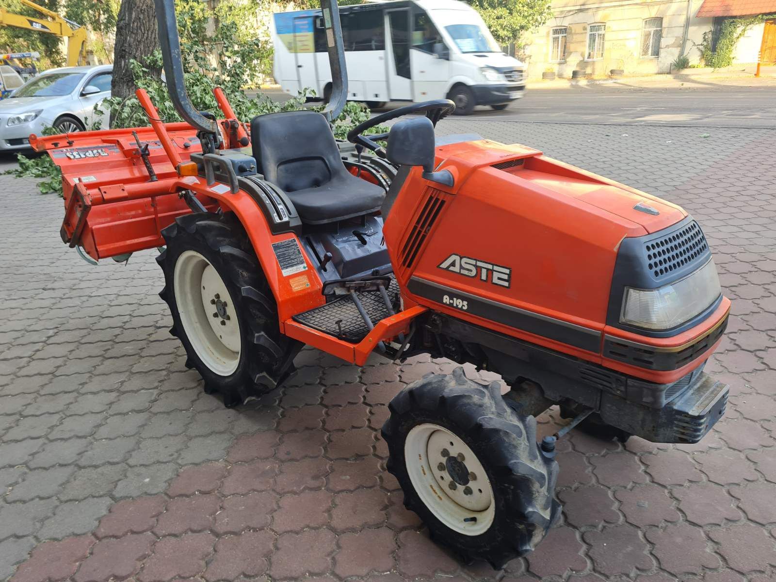 Продам мини трактор kubota aste 195.