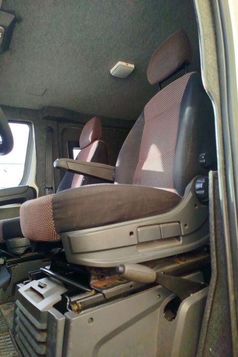 fotel lewy kierowcy ze stelażem do Ducato III Boxer Jumper II 06-22r i KAMPER, cały dość ładny