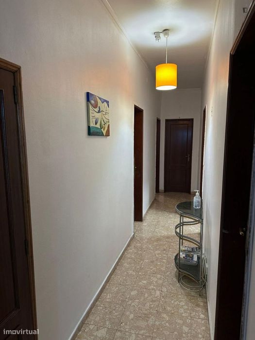 Quarto - localizado em Alameda Lisbon