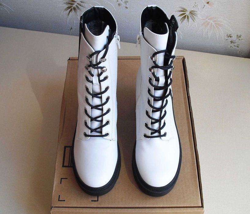 Ботинки женские Guess Комбат милитари