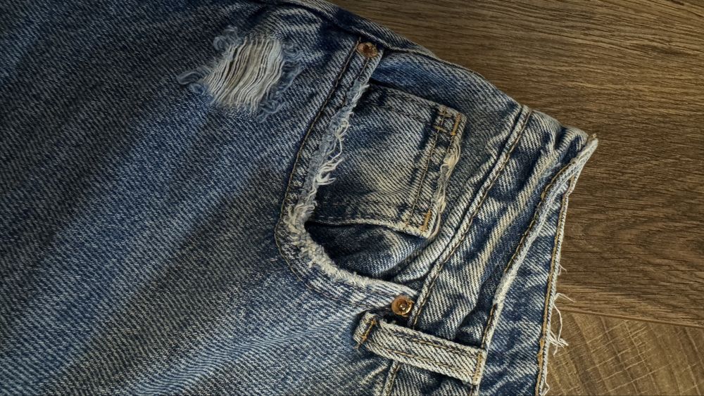Джинси рвані Bershka