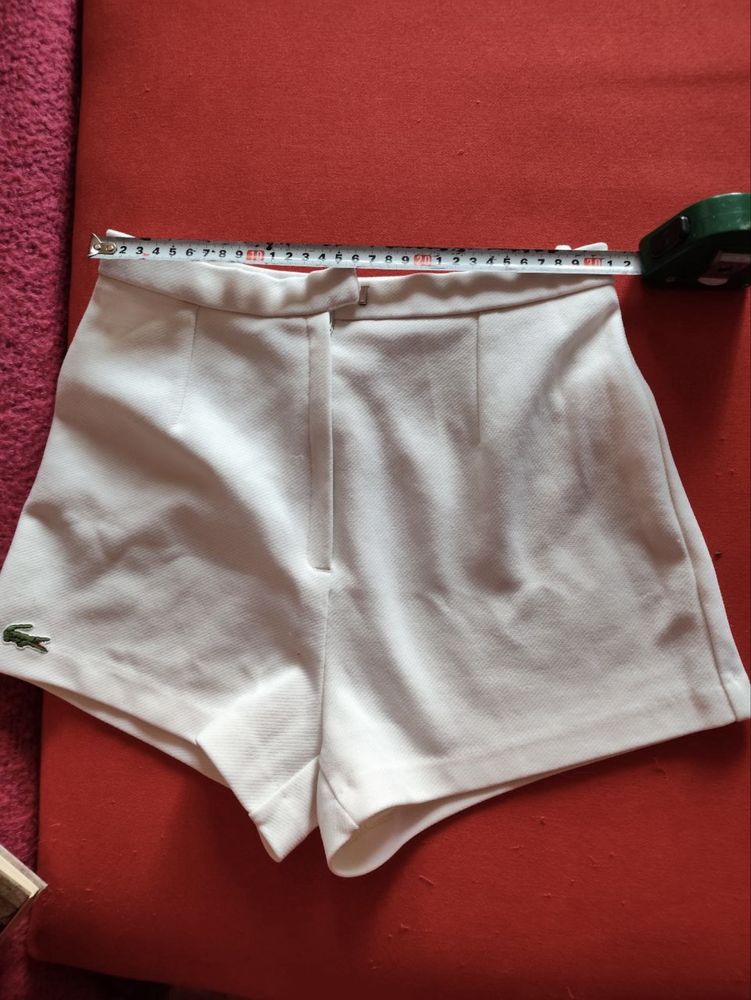 Білі шорти Lacoste