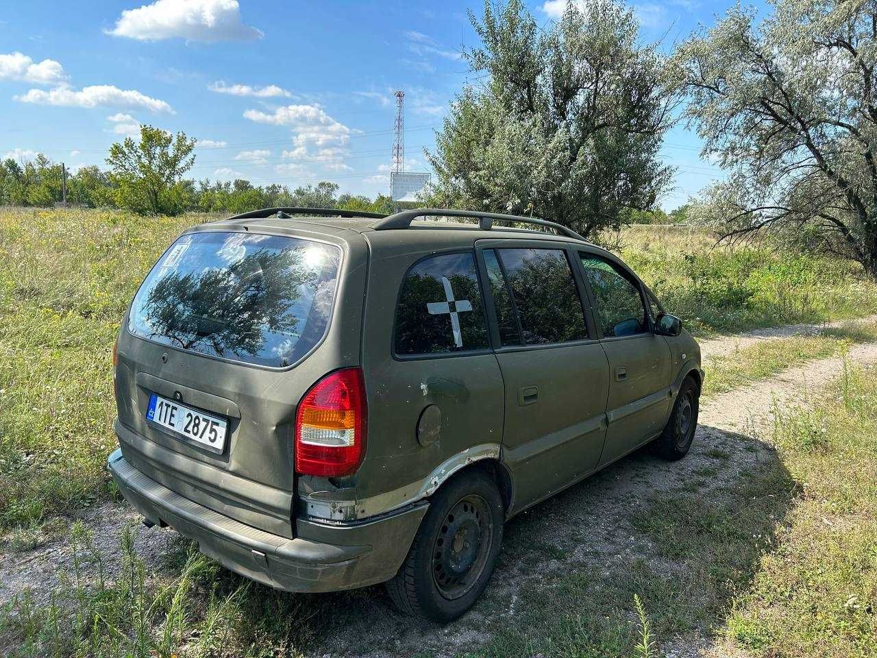 Opel Zafira A/Опель Зефира 2000 1.6 бензин 7 мест