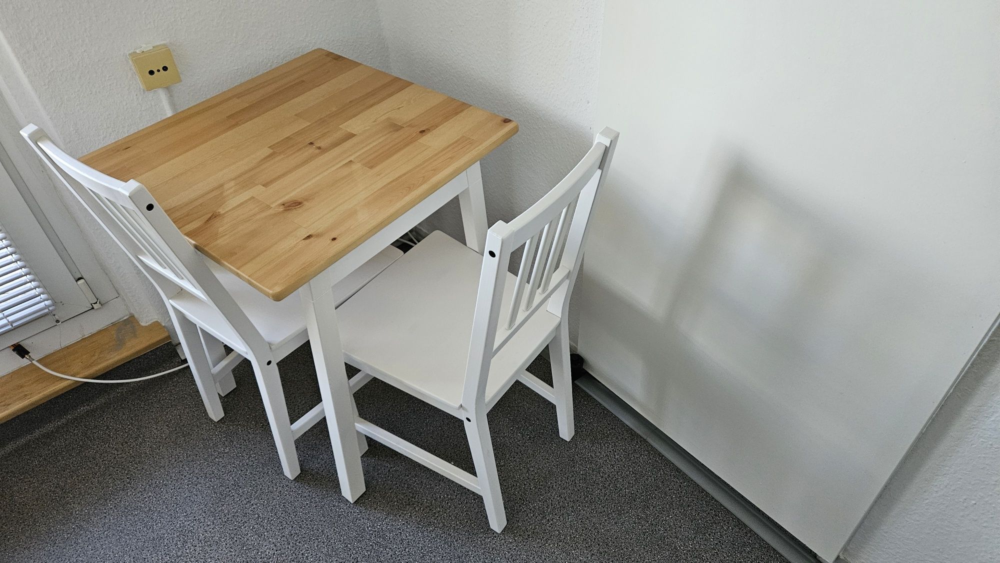 IKEA Stół Pinntorp plus dwa Krzesła Stefan