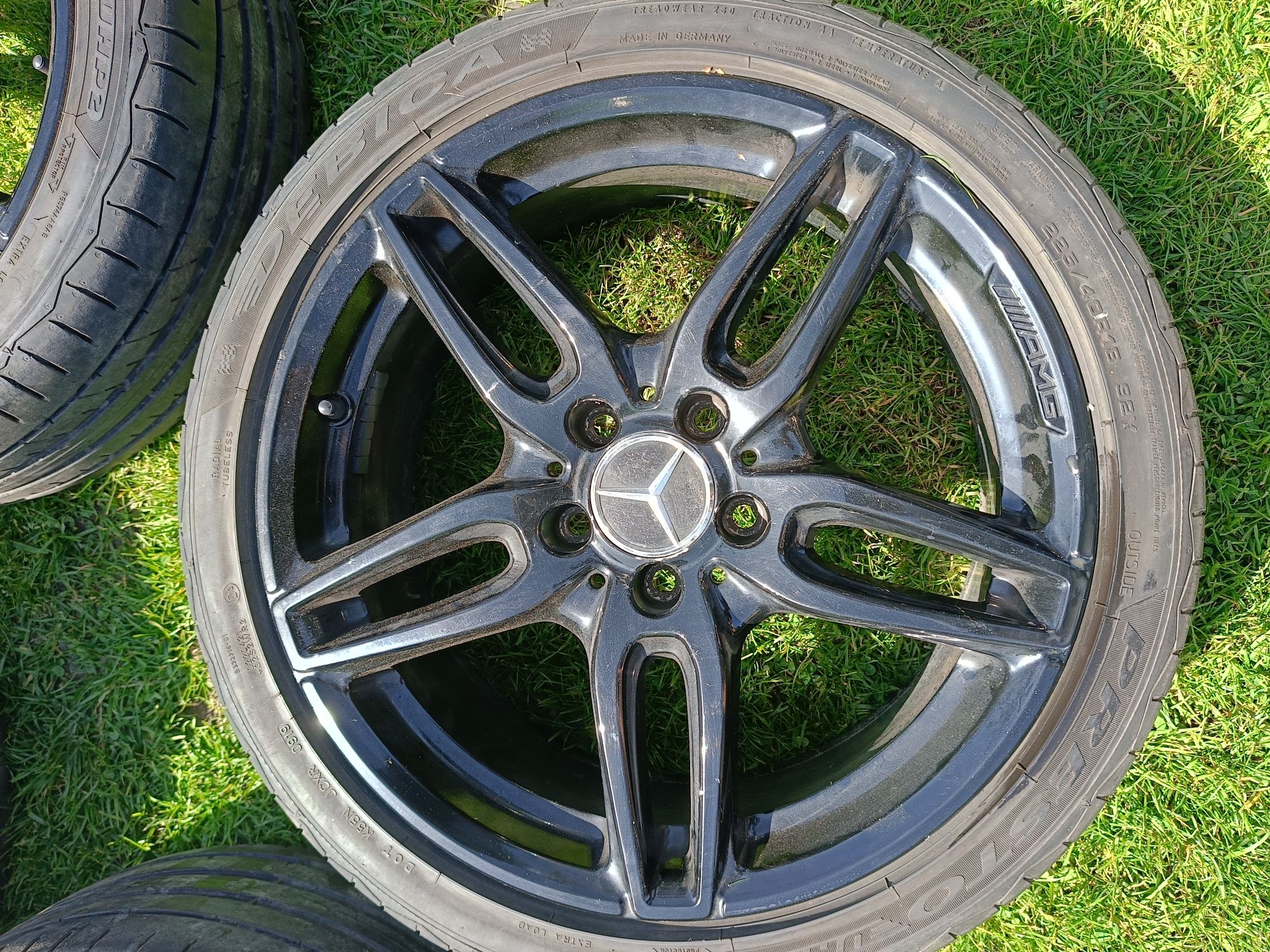 Sprzedam czarne felgi  AMG z oponami 5x112 R18