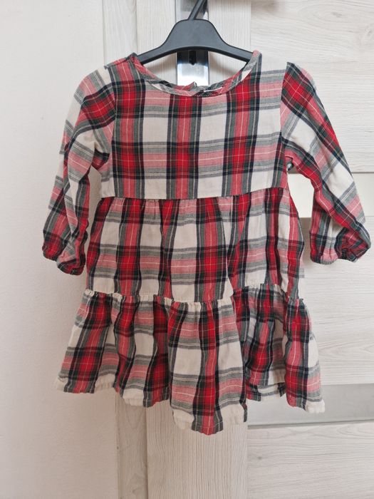 Sukienka świąteczna w krate 74 HM