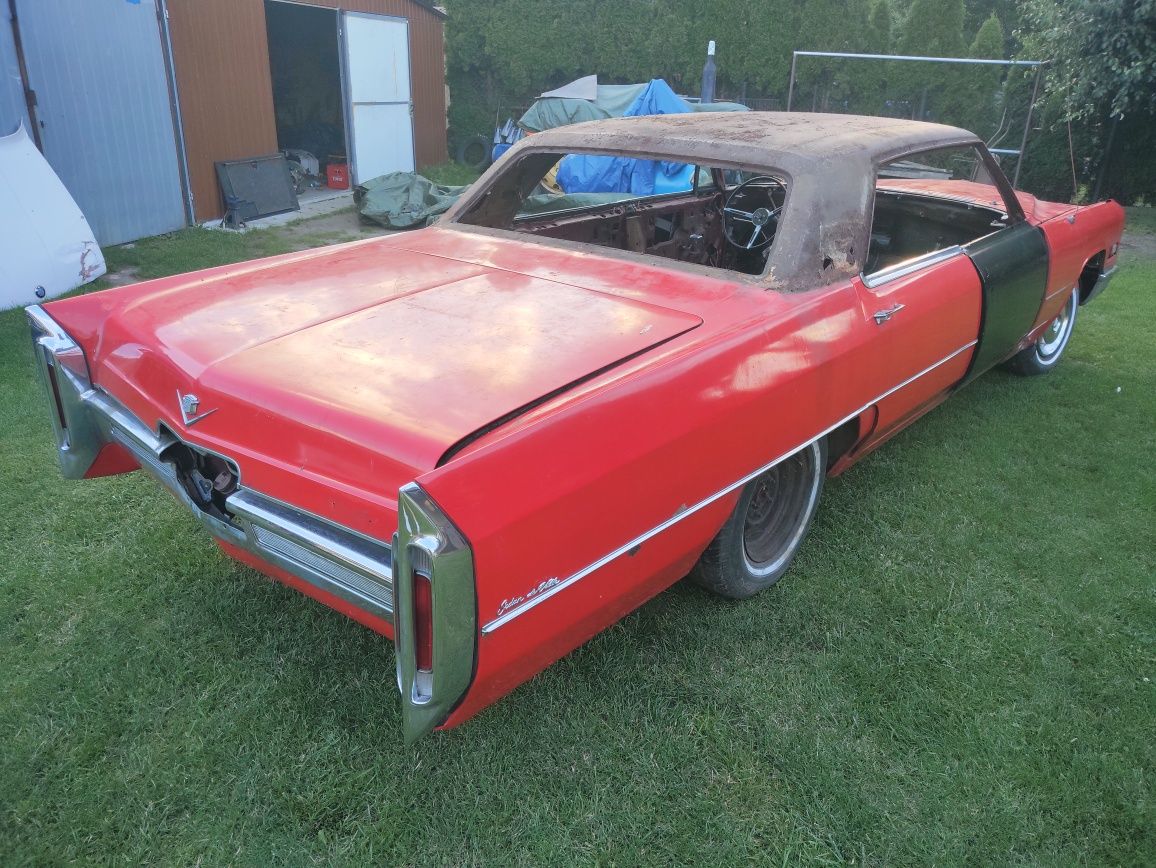 Cadillac sedan DeVille