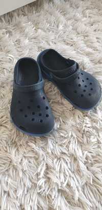 Buty klapki Crocs J1