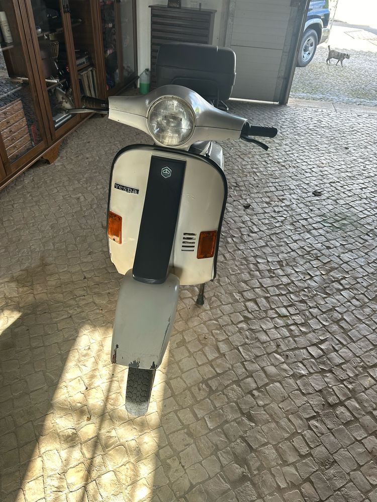 Vespa ..,,,,,,,,,,,,,,,,,,,,,