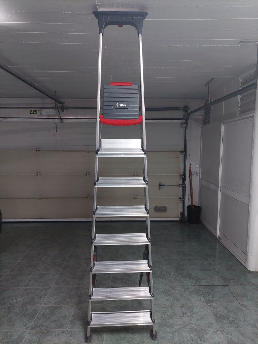 Escadote profissional Altrex 8 degraus