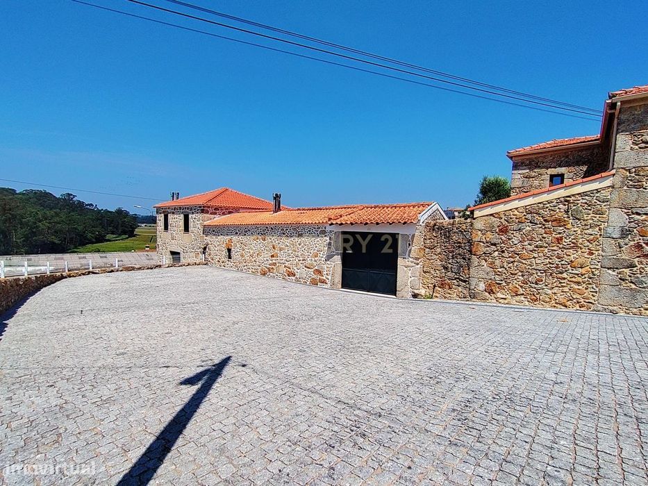 Propriedade Rural em Arcos, Vila do Conde com Amplo Jardim, árvores de