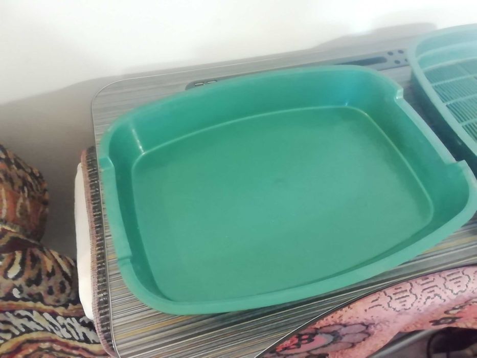 Продам кошачий туалет, лоток з лопаткою.