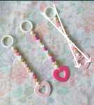 PROMOCJA Zestaw gryzaków, zawieszek Baby-Gym odcienie różu handmade
