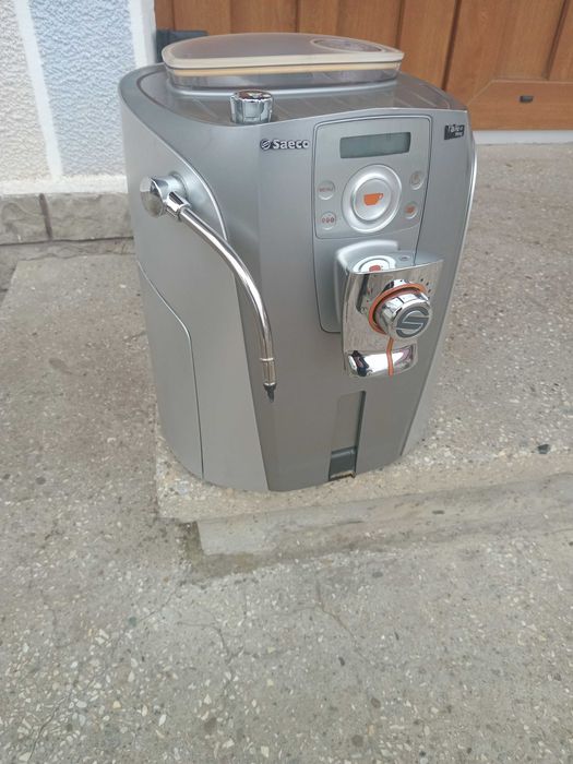 Продам кавомашину saeco talea