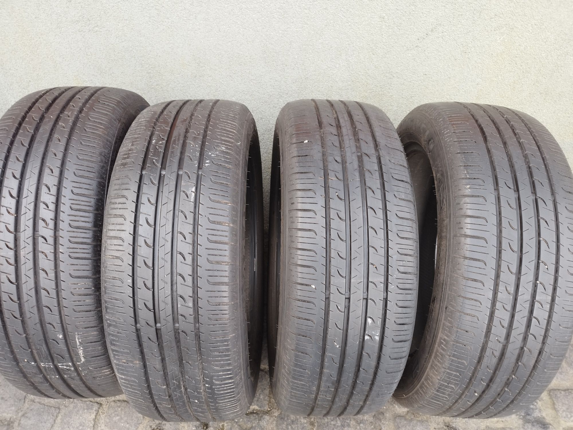 Opony 225X55x19 Goodyear