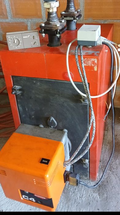 Caldeira a gasolio em Fundição com queimador