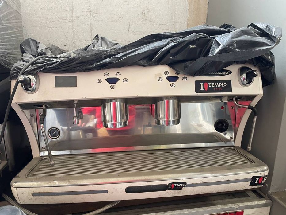 Професійна кавомашина