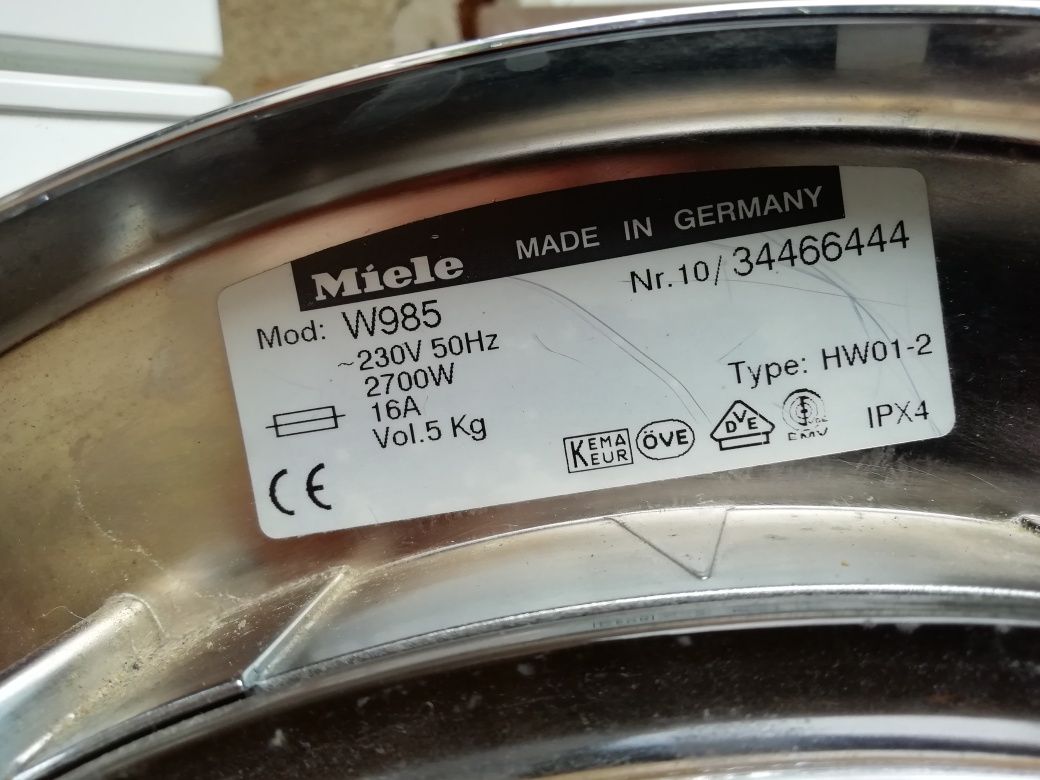 По запчастинах пральна машина Miele W985.