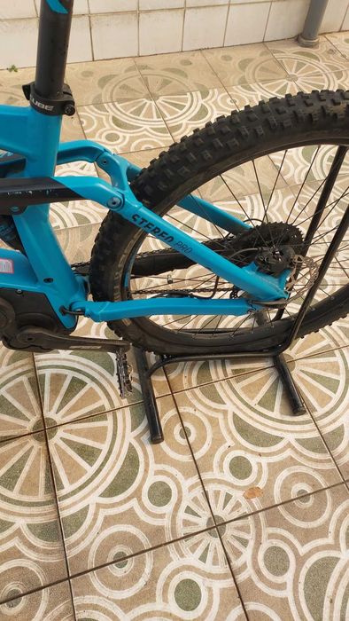 Bicicleta elétrica Cube STEREO HYBRID 140
Pro 500 27.5