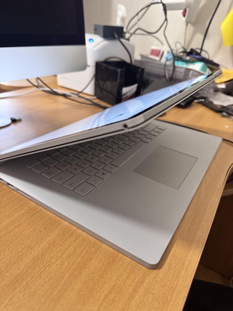 Сенсорний ноутбук-трансформер Surface Book 2 15”, IPS I7-8650/16GB/512