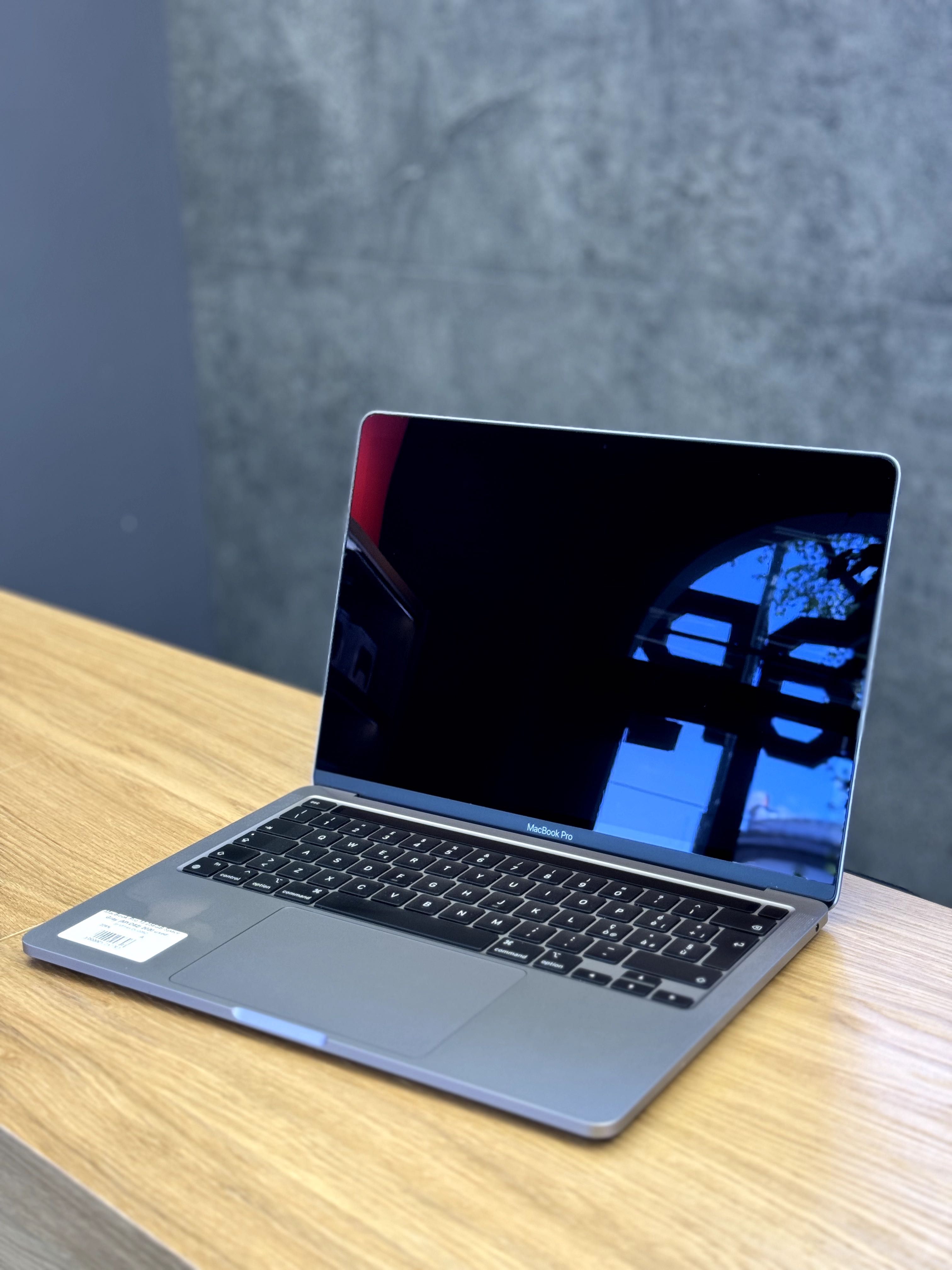 Б/у MacBook Pro 13 2020 M1 (MYD82) у "Ябко" Черкаси. КРЕДИТ та ОЧ!