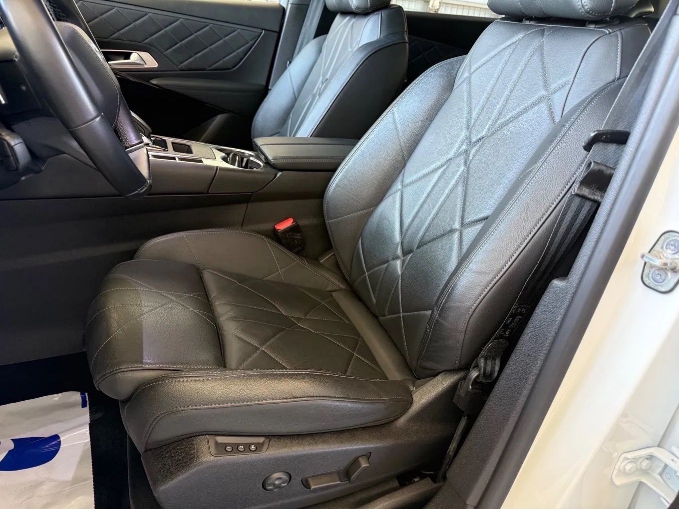 DS Automobiles DS 7 Crossback 300KM, 4x4, super wersja, auto z GWARANCJĄ