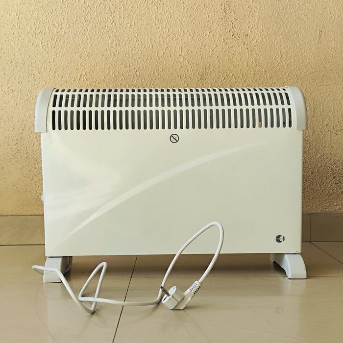 Convector aquece desde 750W até 2000W