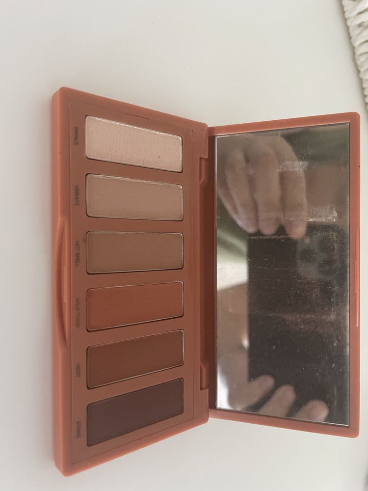 Vendo paleta de olhos URBAN DECAY petit HEAT