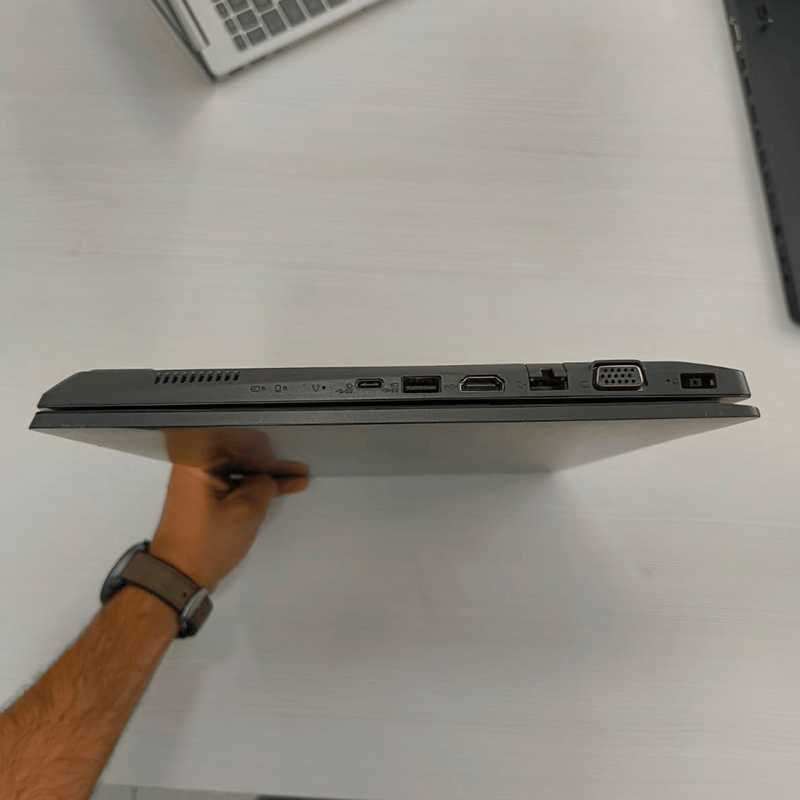 Portátil Lenovo V330 i5 8GB DDR4 256GB SSD - 14" FHD - Recondicionado