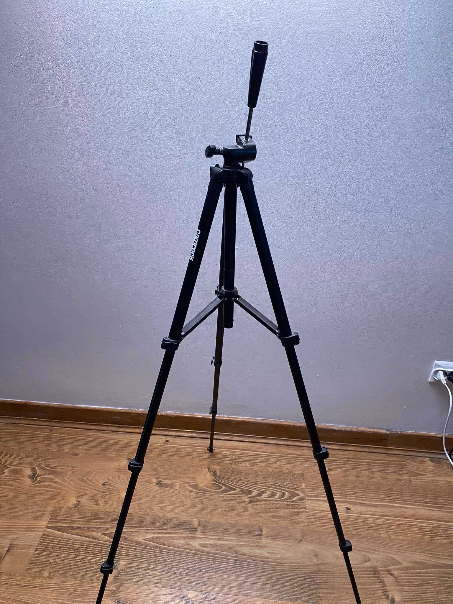 Nikon D7100 Body + Nikon DX VR AF-S NIKKOR 18-140mm + Torba i stojak