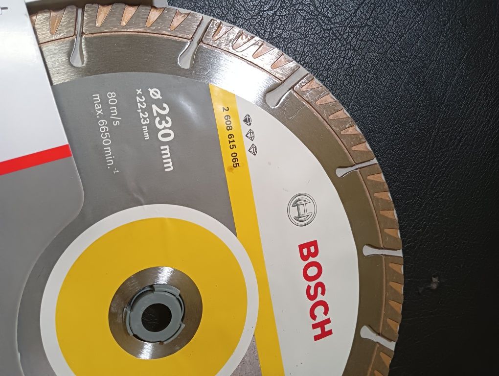 Disco corte diamante da marca Bosch 230mm x 22,23mm