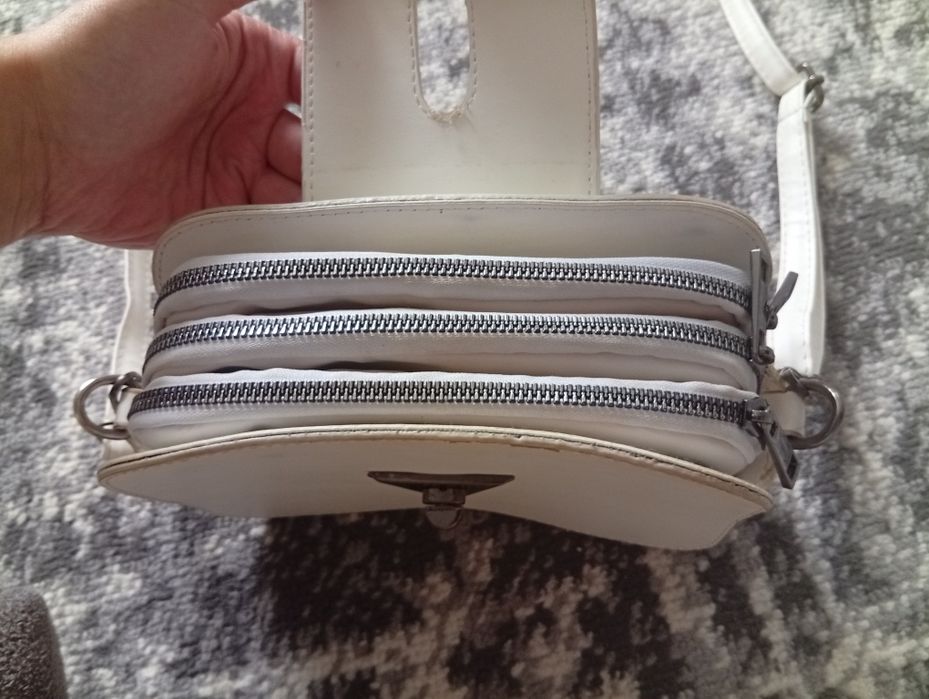 Сумочка біла в гарному стані